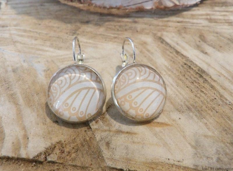 Boucles d'oreilles dormeuses rondes 20mm - Acier inoxydable - graphique crème et blanc