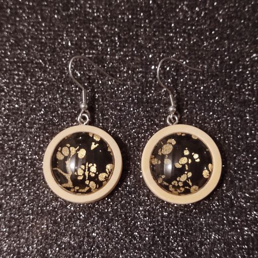 Boucles d'oreilles pendantes bois 25mm - Noire et dorée