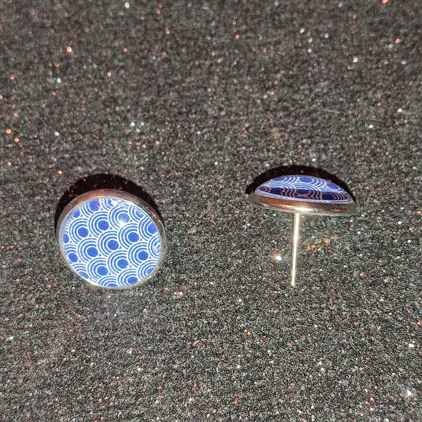 Boucles d'oreilles Puces 14mm - Acier inoxydable - Graphique ronds bleus