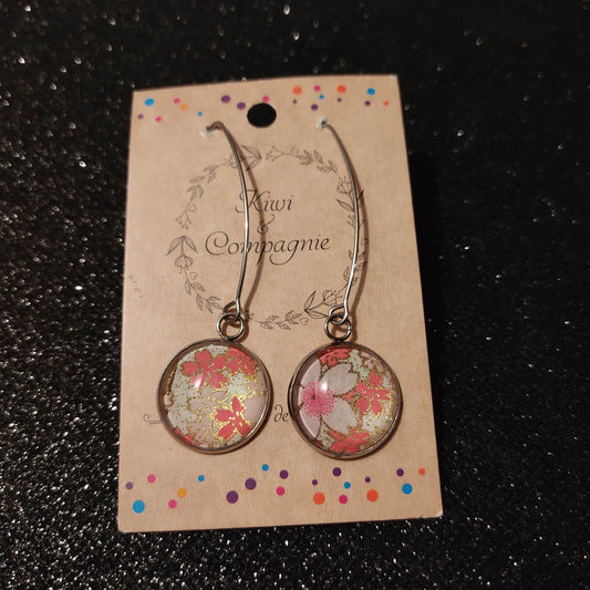 Boucles d'oreilles pendantes cabochons 18mm attaches en V - Métal argenté - papier japonais floral rose, doré et blanc