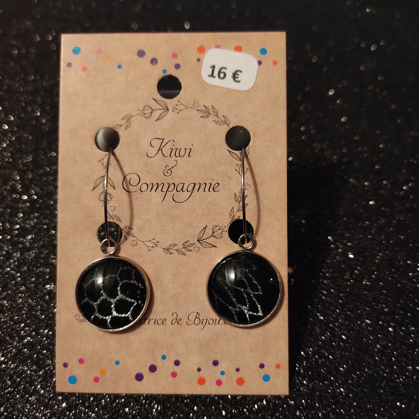 Boucles d'oreilles Créoles 25 mm - cabochons verre 16 mm - papier japonais feuilles argentées, fond noir