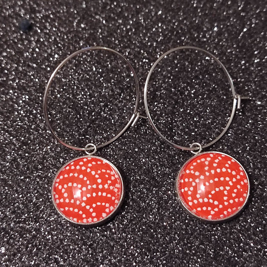 Boucles d'oreilles Créoles 25 mm - cabochons verre 16 mm - papier japonais pois blanc (arc), fond rouge