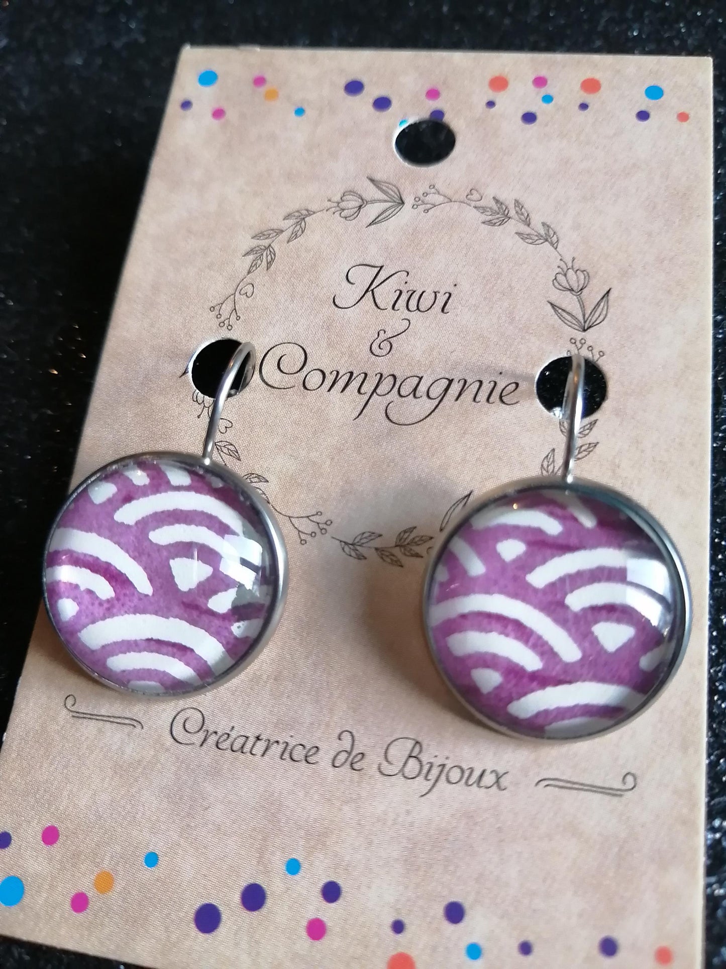 Boucles d'oreilles dormeuses rondes 18mm - Métal argenté - graphique blanc et violet