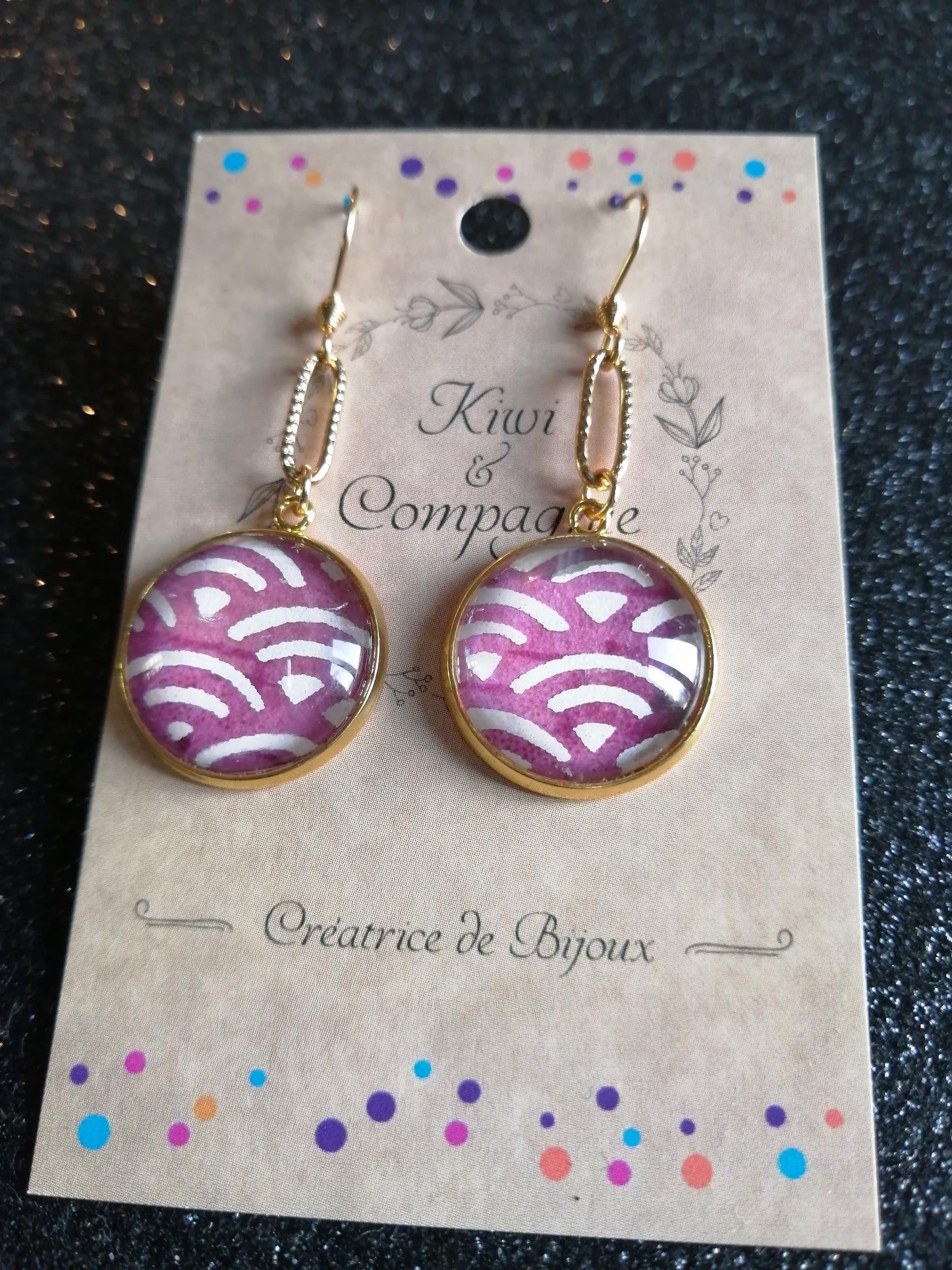 Boucles d'oreilles cabochons ronds 18mm - Acier inoxydable doré - graphique blanc et violet