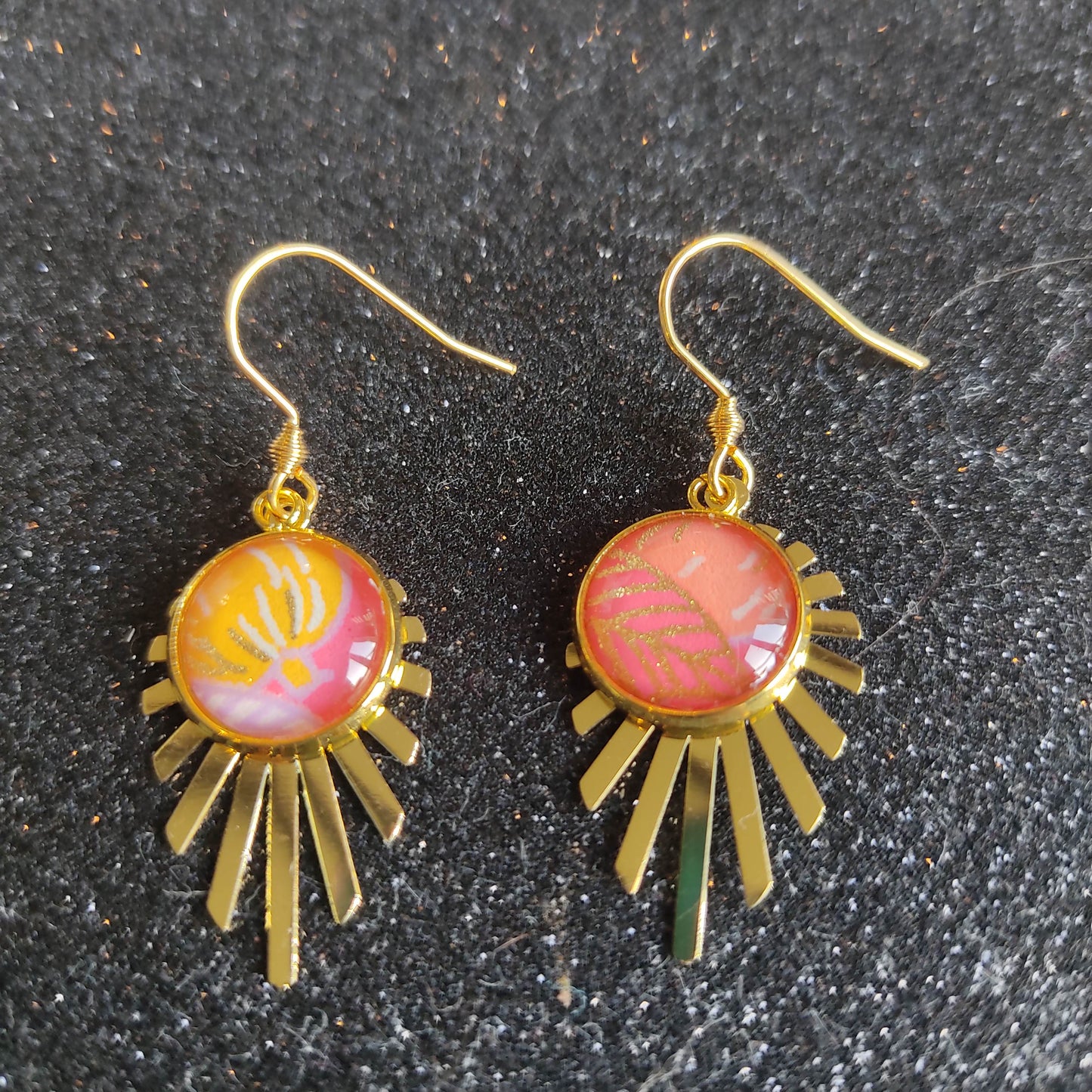 Boucles d'oreilles cabochons 12mm - Acier inoxydable doré - floral corail, breloque feuille filigrane
