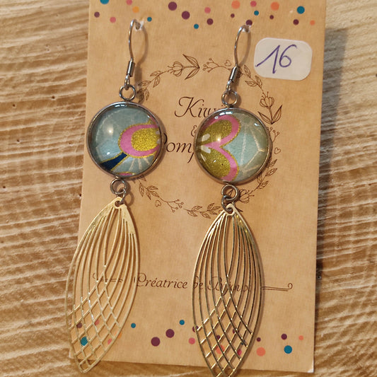 Boucles d'oreilles cabochons ronds 16mm - Acier inoxydable - papier japonais floral rose, doré et bleu - breloque filigrane plume