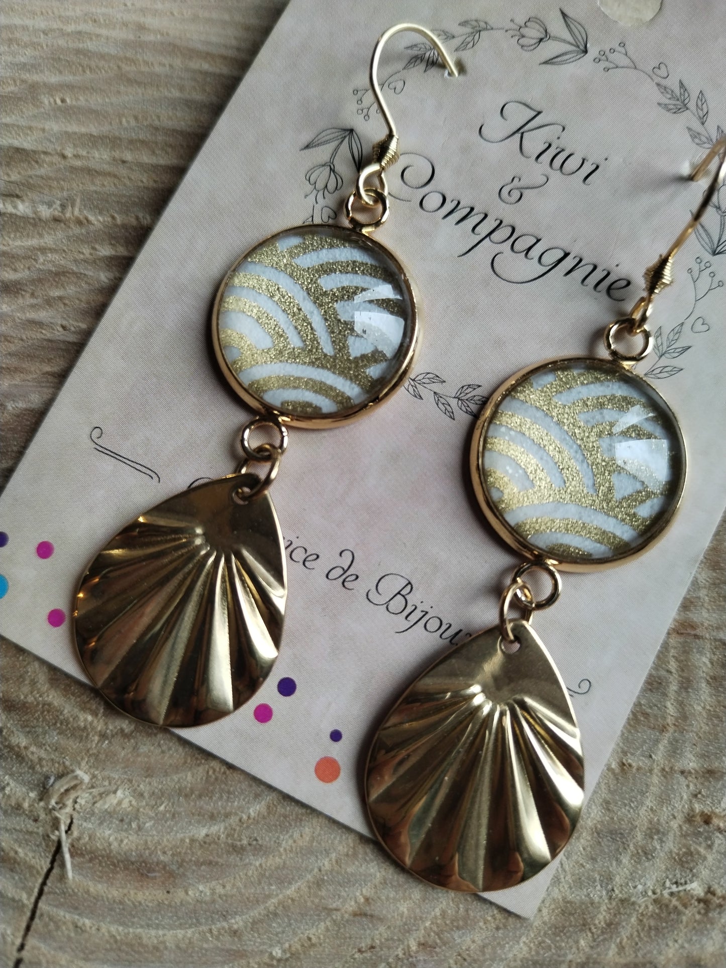 Boucles d'oreilles cabochons 16mm - Acier inoxydable doré - papier japonais graphique doré et blanc - breloque pétale acier inoxydable doré