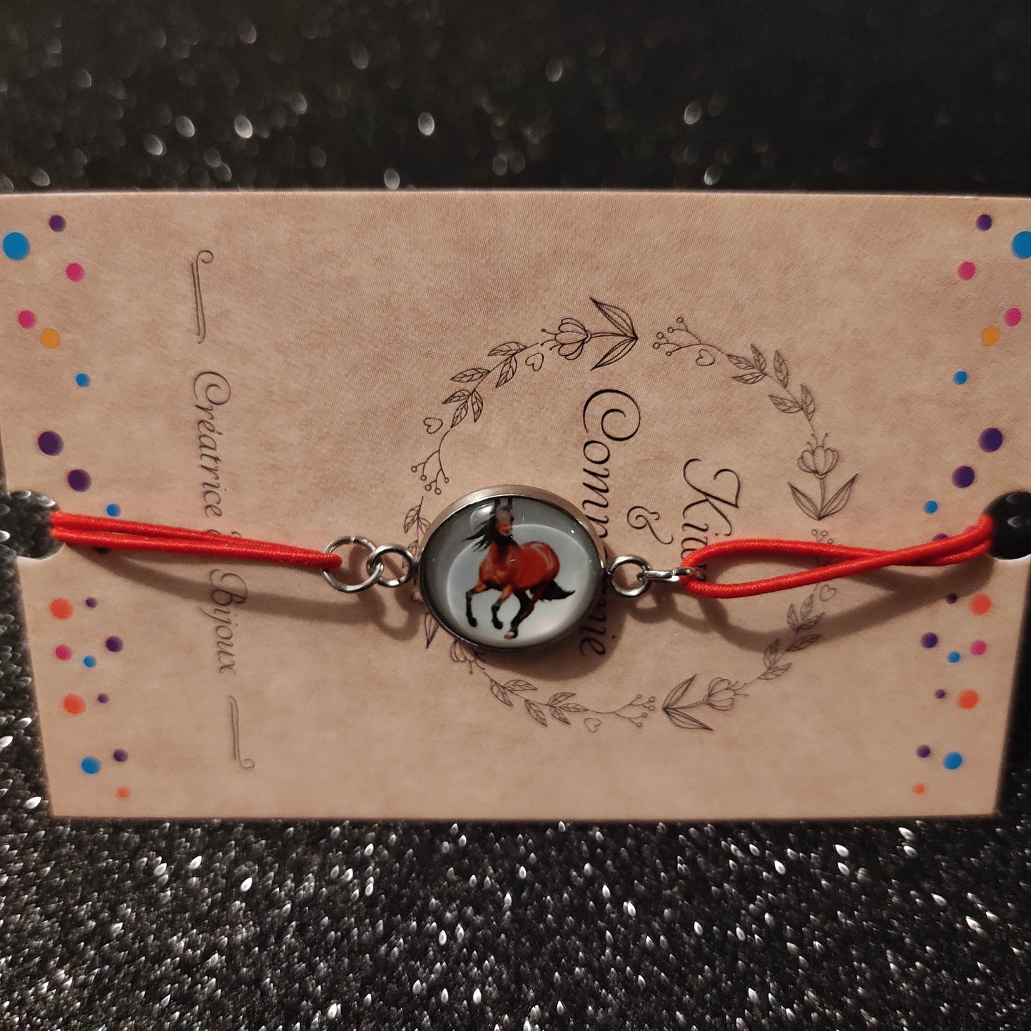 Bracelet élastique couleur rouge avec cabochon 14mm - cheval