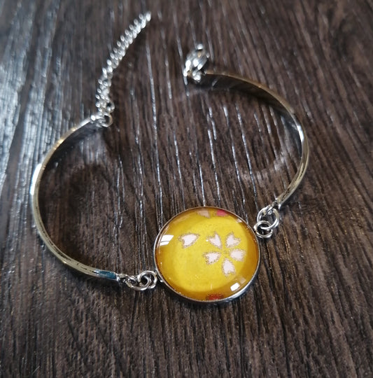 Bracelet rigide acier inoxydable - 20mm - Floral rose, fond moutarde