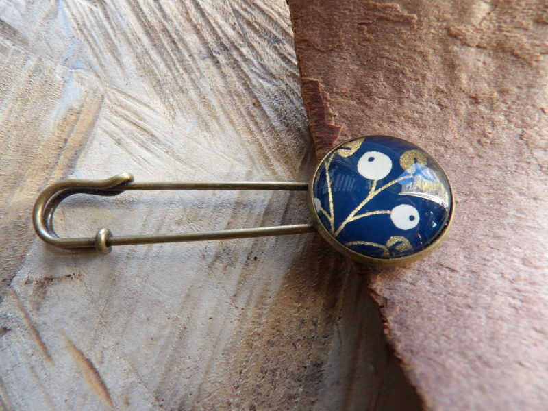 Broche bronze 20mm - bleu, feuilles dorées