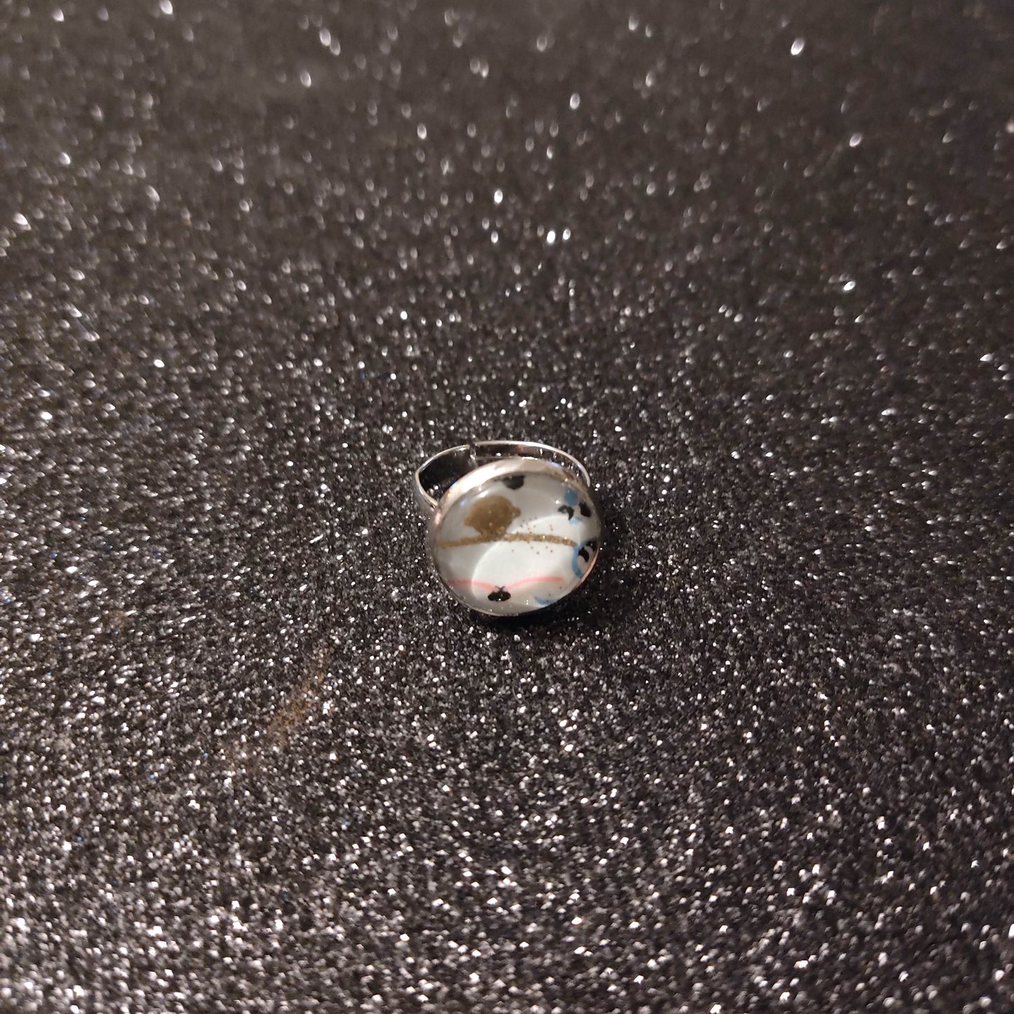 Bague fille - cabochon 14mm - graphique dorée, rose et bleue - fond blanc