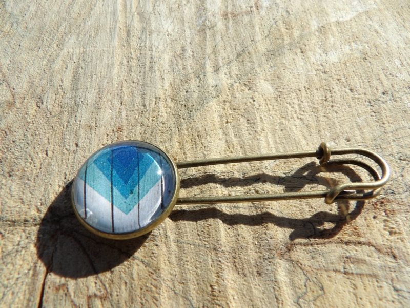 Broche bronze - Imitation bois et triangles bleus