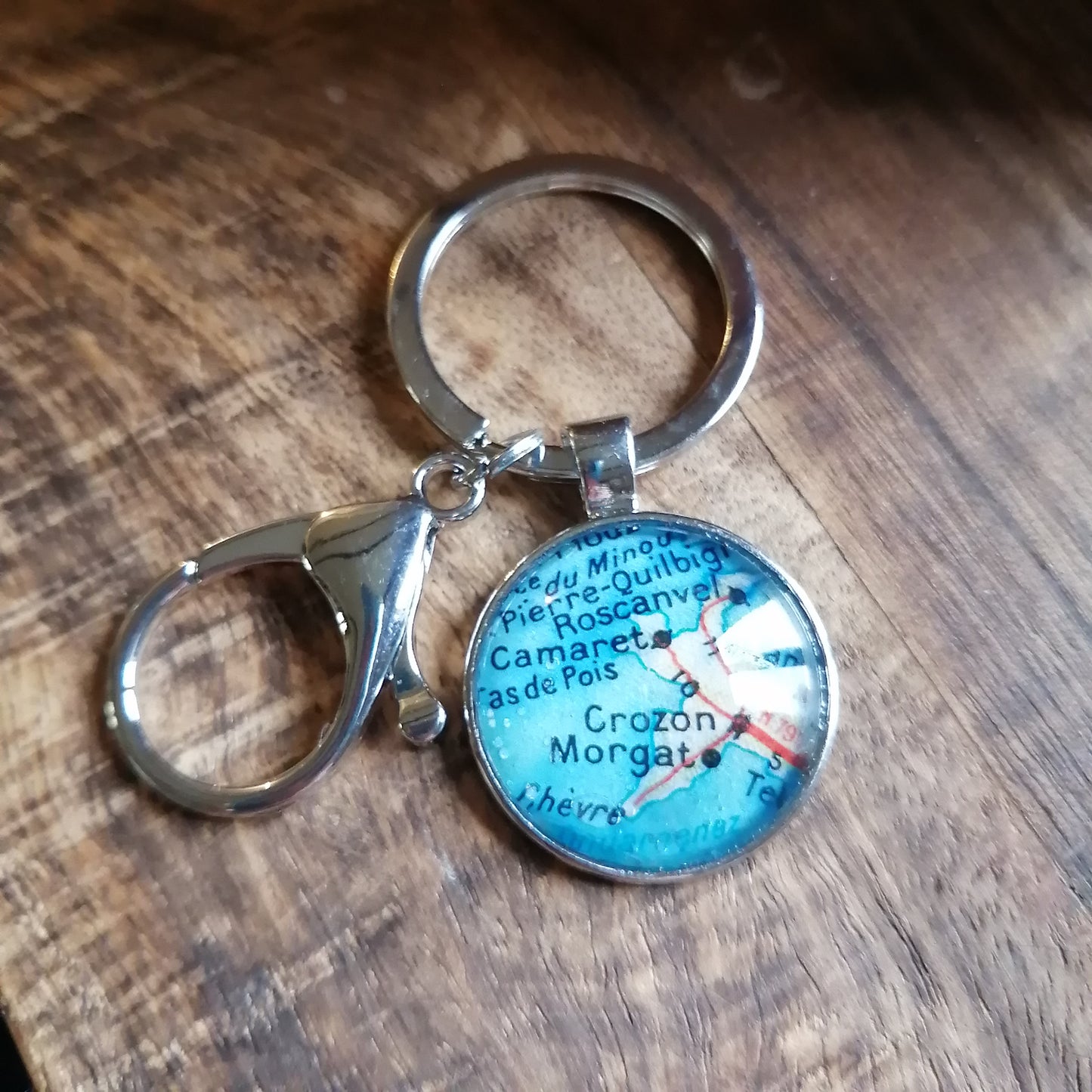 Porte-clefs cabochon 25mm - Recyclage carte routière - Crozon, Morgat, Camaret (29)