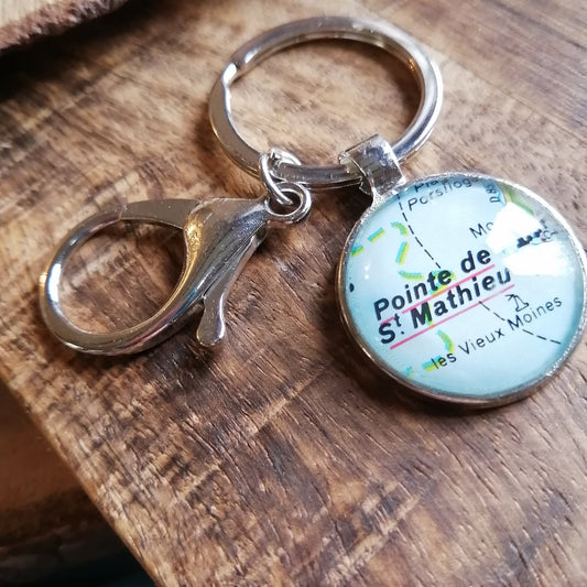 Porte-clefs cabochon 25mm - Recyclage carte routière - Pointe de Saint Mathieu (29)