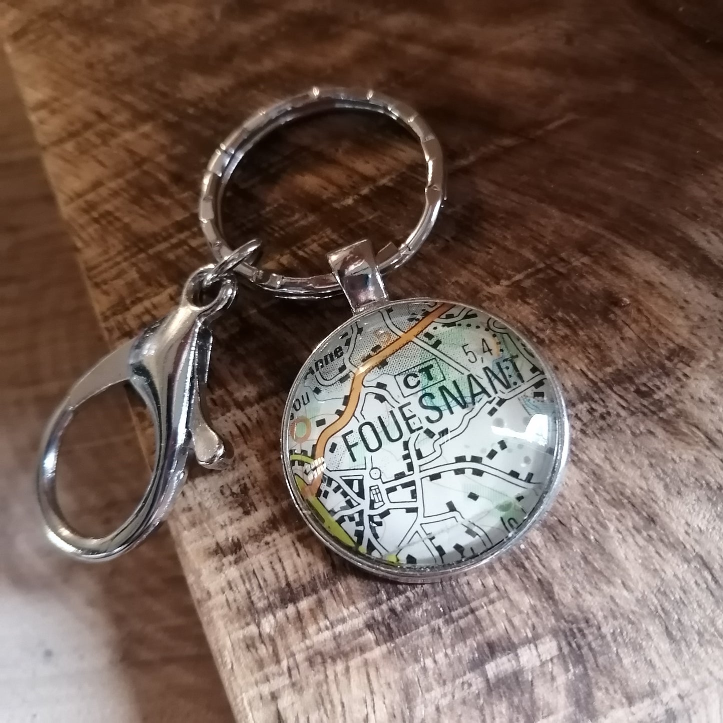 Porte-clefs cabochon 25mm - Recyclage carte routière - Fouesnant (29)