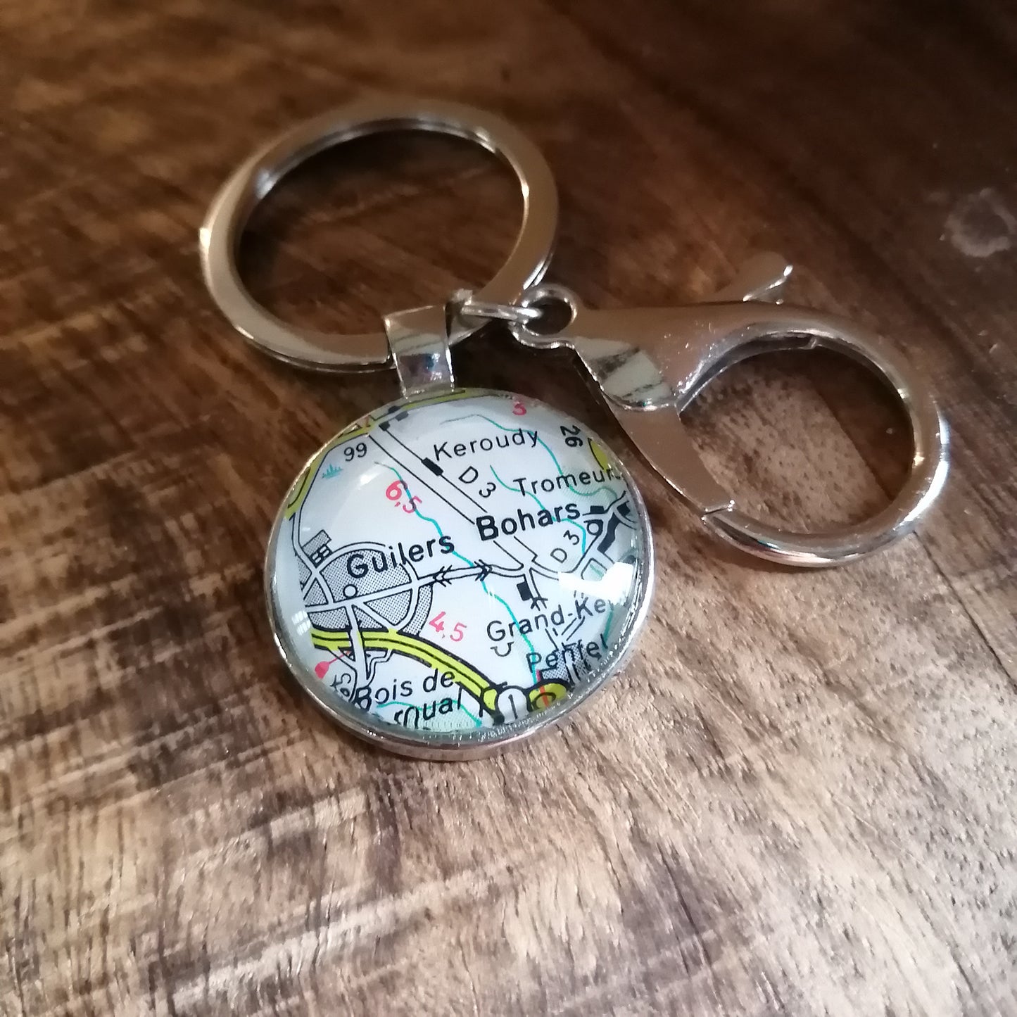 Porte-clefs cabochon 25mm - Recyclage carte routière - Guilers, Bohars (29)