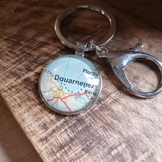 Porte-clefs cabochon 25mm - Recyclage carte routière - Douarnenez (29)