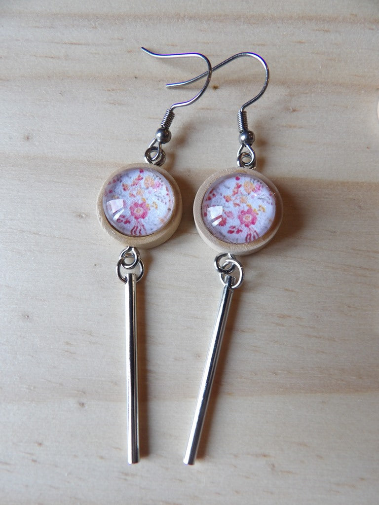 Boucles d'oreilles support bois 15mm avec tube métal - Floral fond blanc
