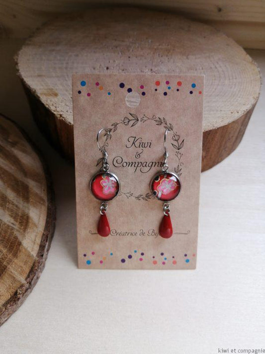 Boucles d'oreilles cabochons 14mm - Métal argenté - fleur rouge et breloque rouge