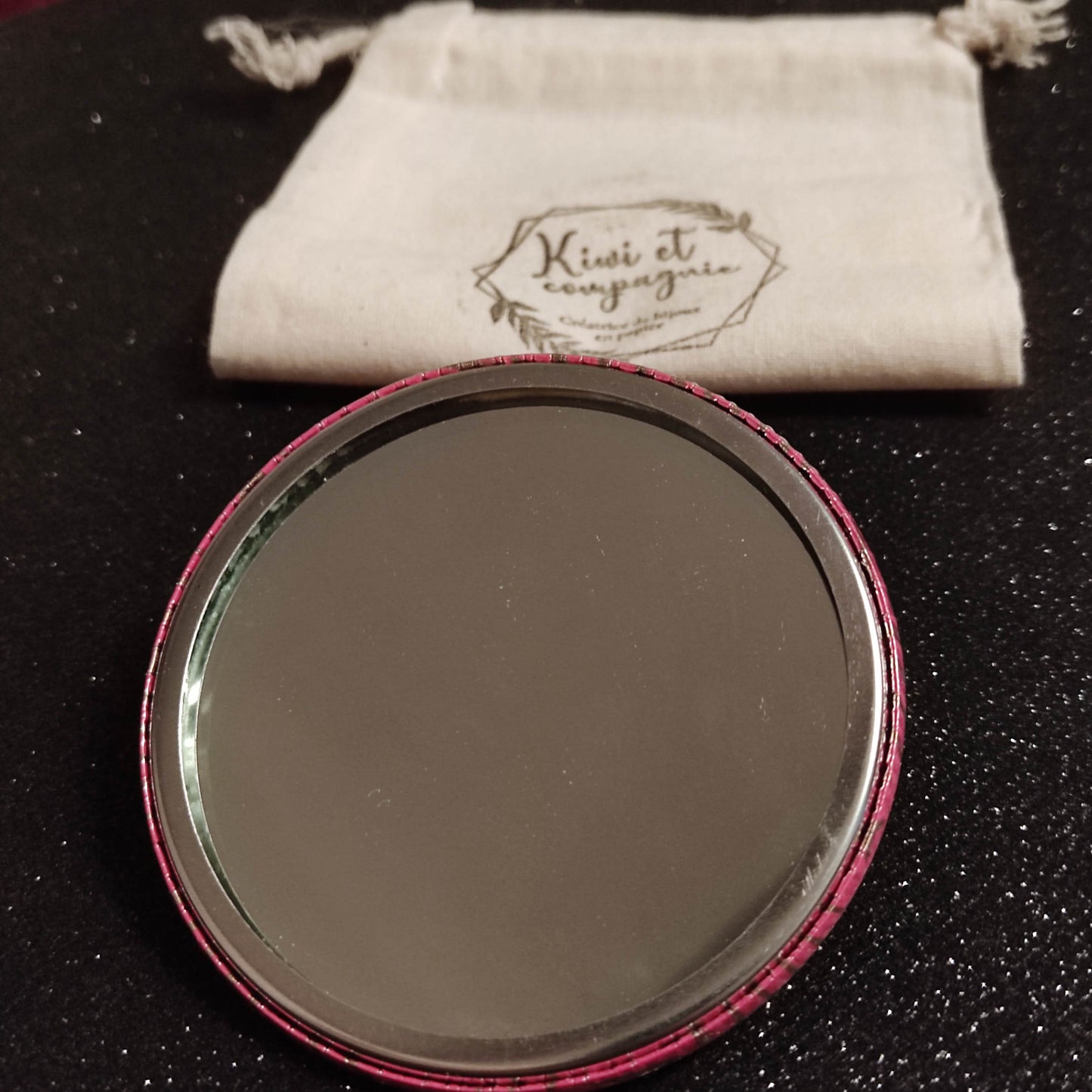 Miroir de poche 75mm - motif chevrons dorés fond rose