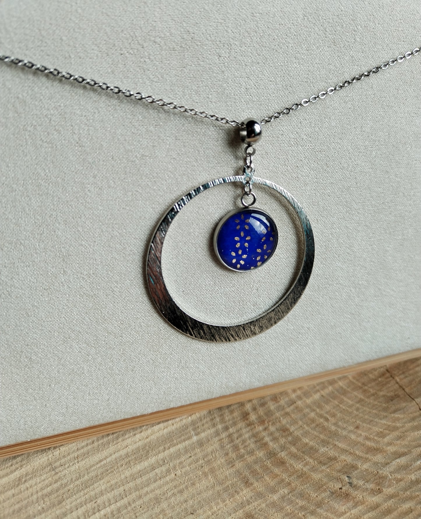 Collier acier bleu rond