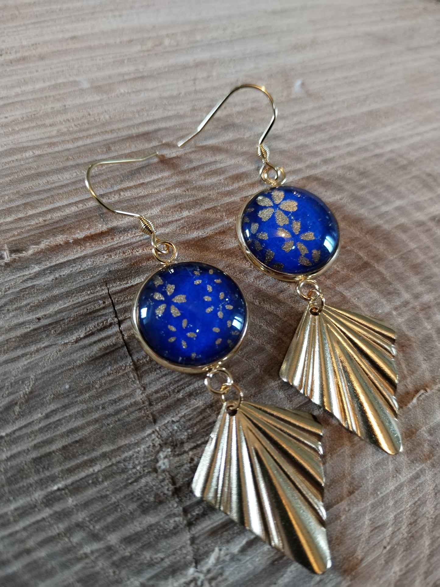 Boucles d'oreilles cabochons ronds 16mm - Acier inoxydable doré - papier japonais floral doré et bleu - breloque losange
