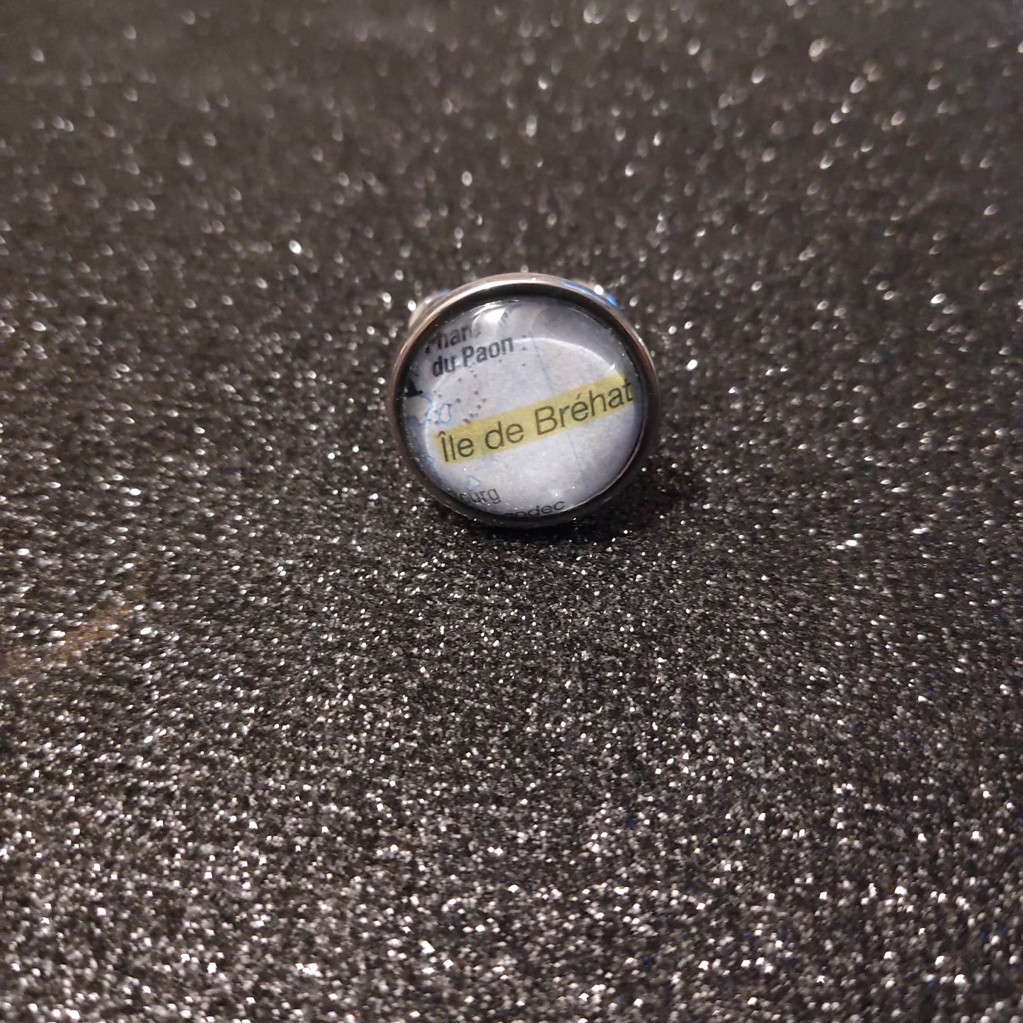 Ile de Brehat (22) - Bague ajustable ronde cabochon 20mm - Recyclage carte routière