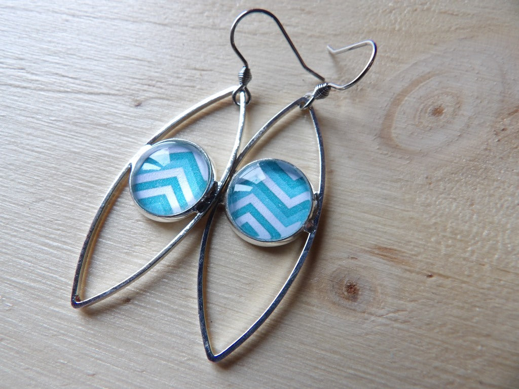 Boucles d'oreilles oeil cabochon 12mm - Métal argenté - graphique blanc et bleu