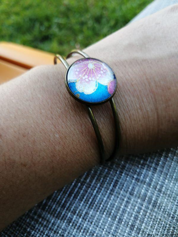 Bracelet manchette - bronze - bleu , fleur rose
