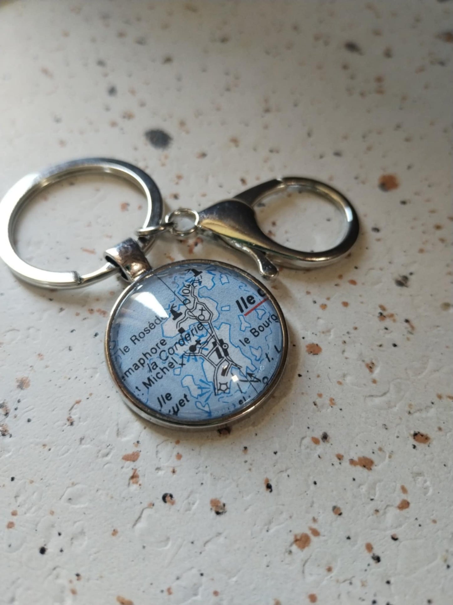 Porte clé  carte routière - ILE DE BREHAT