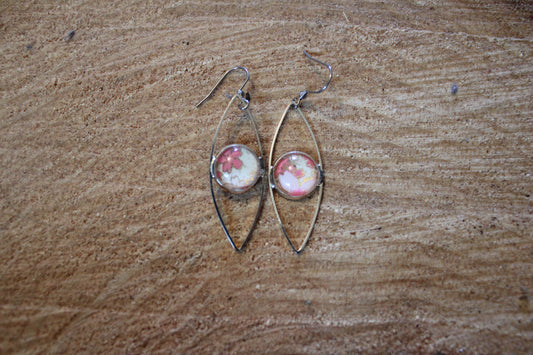 Boucles d'oreilles oeil cabochon 12mm - Métal Argenté - Papier japonais, fleurs roses , fond blanc