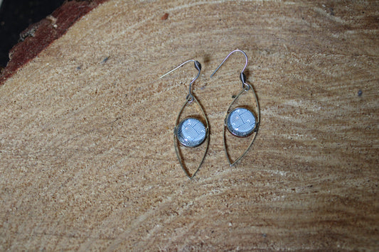 Boucles d'oreilles oeil cabochon 12mm - Métal Argenté - Graphique losanges bleus et blancs
