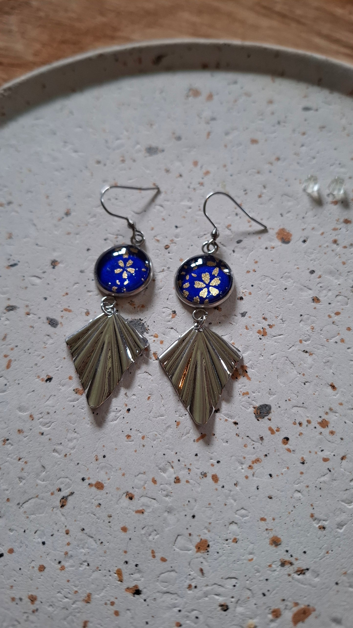 Boucles d'oreilles cabochons ronds 16mm - Acier inoxydable - papier japonais bleu floral - breloque losange