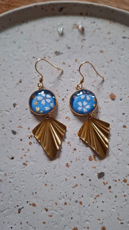 Boucles d'oreilles cabochons ronds 16mm - Acier inoxydable doré - papier japonais bleu floral - breloque losange