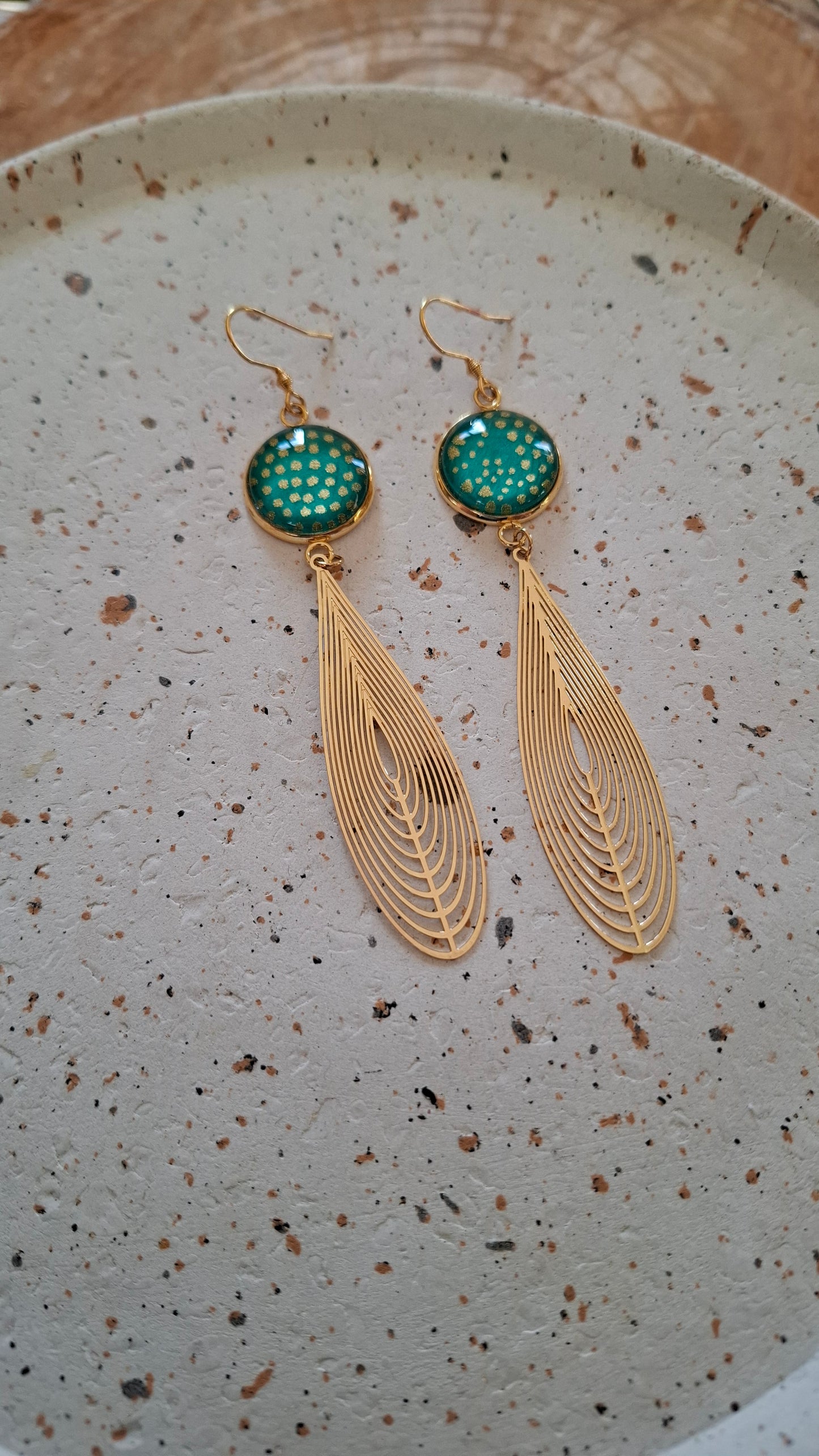 Boucles d'oreilles cabochons ronds 16mm - Acier inoxydable  - papier japonais vert et pois doré