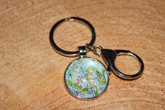 Porte-clefs cabochon 25mm - Recyclage carte routière - Nohan (08 - Ardennes)