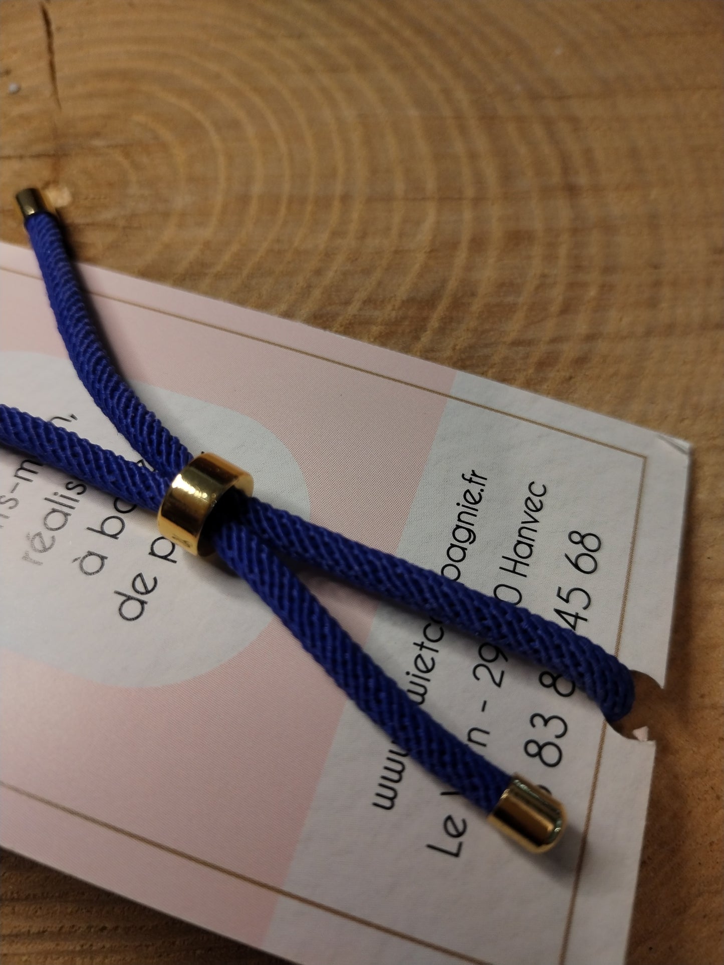 Bracelet réglable en coton bleu  - cabochon bleu nuit et doré