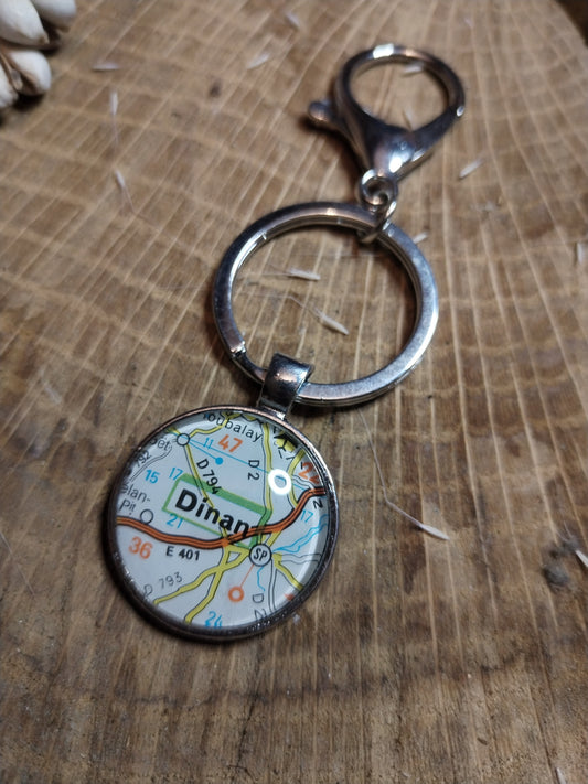 Porte clé  ville Dinan carte routière -recyclage