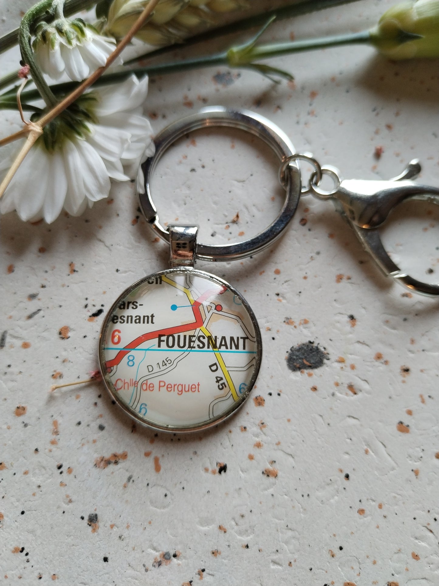 Porte-clefs cabochon 25mm - Recyclage carte routière - Fouesnant (29 - Finistère - BZH)