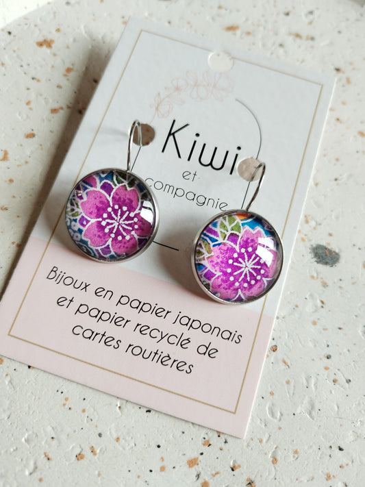 Boucles d'oreilles dormeuses rondes 18mm - Acier inoxydable - fleurs violettes