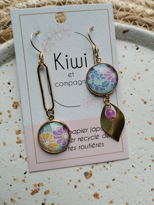 Boucles d'oreilles asymétriques - Cabochons 16mm - Acier inoxydable doré -vert -fleur-violette