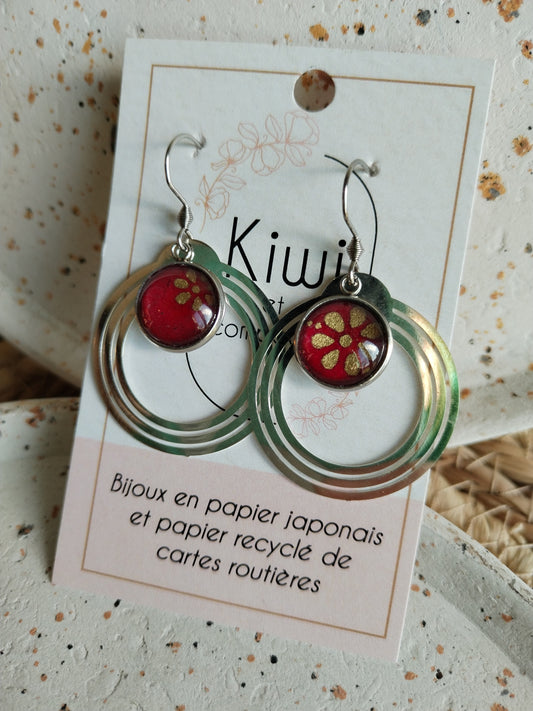 Boucles d'oreilles cabochons ronds 12mm - Métal argenté - fleurs doré fond bordeau + breloque cercle