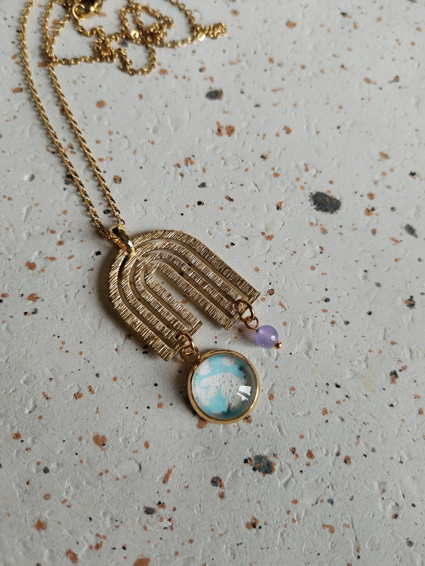 Collier cabochon acier inoxydable doré -arc-en-ciel- bleu ciel