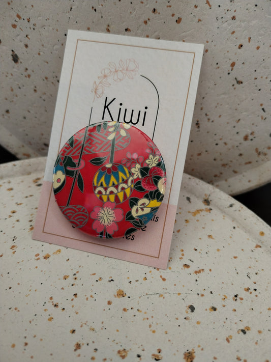 Badge 44 mm - papier japonais-rouge -fleur