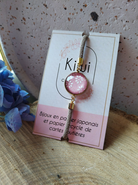Bracelet réglable en coton beige  - cabochon rose fleur blanche