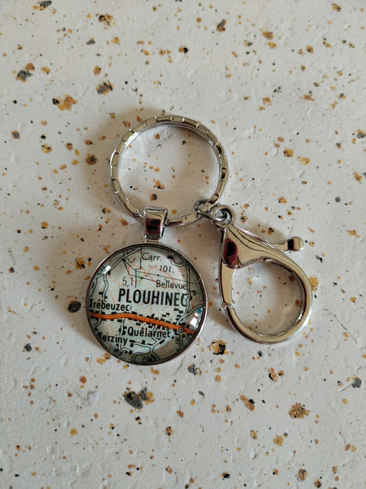 Porte-clé Plouhinec – Carte routière recyclée | Souvenir de Bretagne