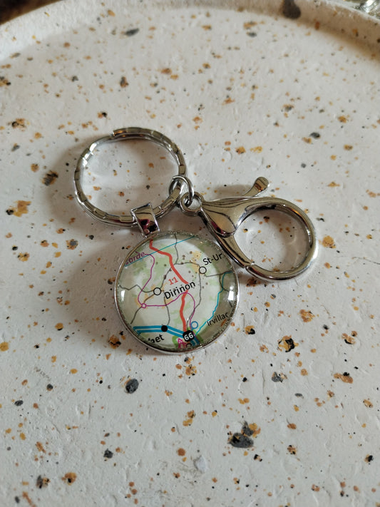 Porte-clé Dirinon – Carte routière recyclée | Souvenir de Bretagne
