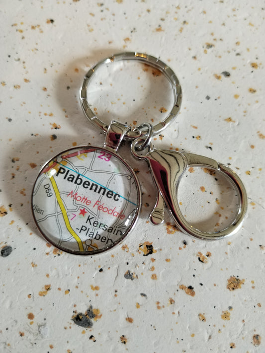 Porte-clé Plabennec  – Carte routière recyclée | Souvenir de Bretagne