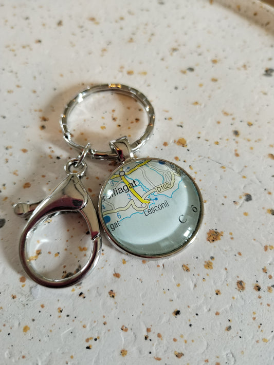 Porte-clé  LESCONIL– Un fragment de voyage à emporter | Bijou recyclé