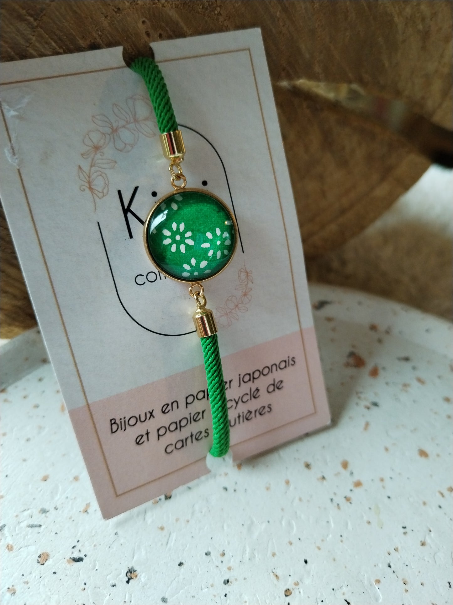 Bracelet réglable en coton vert- cabochon vert